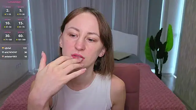 LuluChiiii online show from October 17, 10:29 am