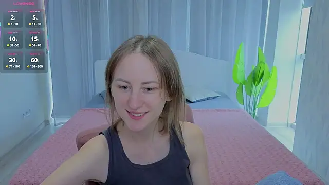 LuluChiiii online show from September 25, 10:58 am