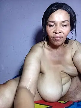 Snapshot of yummyhottie-clit chatting on September 20, 8:07 pm yummyhottie-clit online show from September 20, 8:07 pm