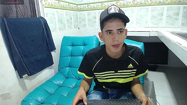 Snapshot of brian_sexlove chatting on September 10, 7:36 pm brian sexlove online show from September 10, 7:36 pm
