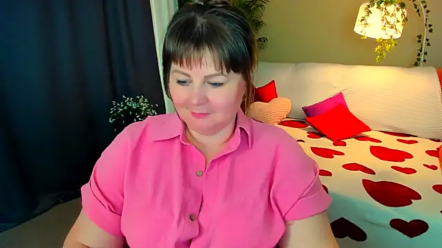 CrystaalStaar online show from March 21, 8:19 am