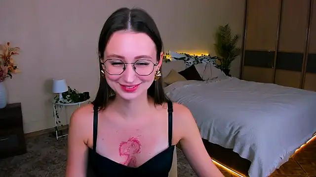 YourLovellyStory online show from September 28, 7:30 pm