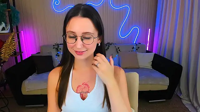 YourLovellyStory online show from September 18, 11:20 am