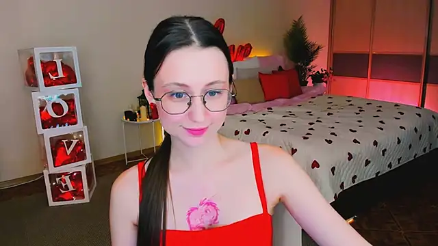 YourLovellyStory online show from February 10, 4:43 pm