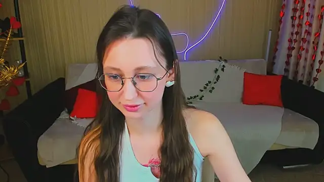 YourLovellyStory online show from March 5, 1:18 pm