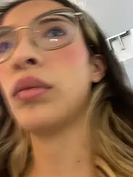 Emilia Bons online show from October 15, 7:49 pm