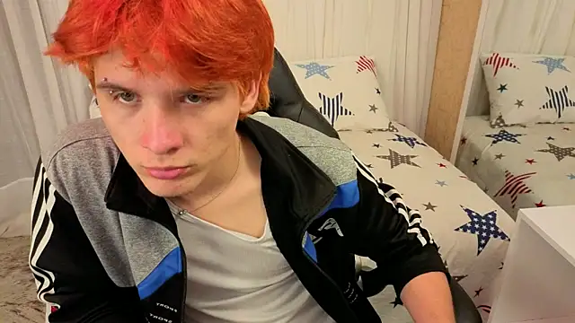 Snapshot of oliver_big19 chatting on September 23, 12:14 pm oliver big19 online show from September 23, 12:14 pm