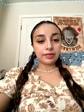 CharmingMaddie online show from November 28, 6:33 pm