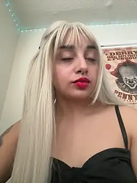 CharmingMaddie online show from October 28, 4:35 pm