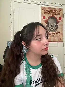 CharmingMaddie online show from March 19, 6:45 pm