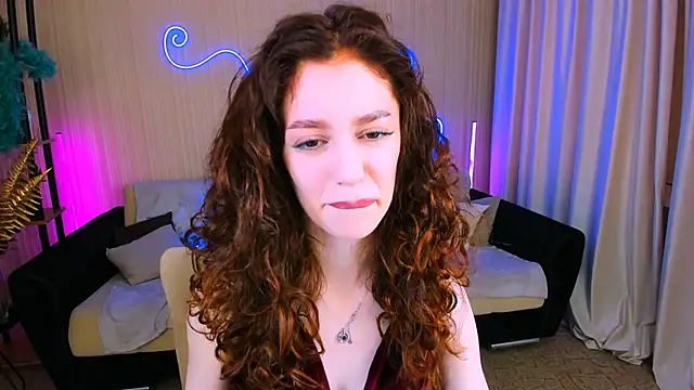 Snapshot of ChristinaConteeree chatting on October 2, 1:27 pm ChristinaConteeree online show from October 2, 1:27 pm