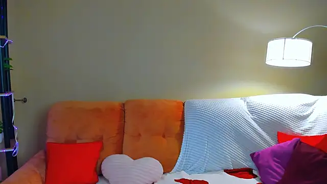 ChristinaConteeree online show from March 16, 5:44 am