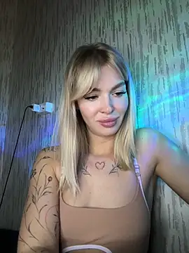 Snapshot of miss_veroNika chatting on October 2, 12:21 pm miss veroNika online show from October 2, 12:21 pm