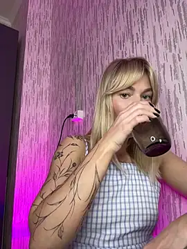 Snapshot of miss_veroNika chatting on September 11, 3:18 am miss veroNika online show from September 11, 3:18 am