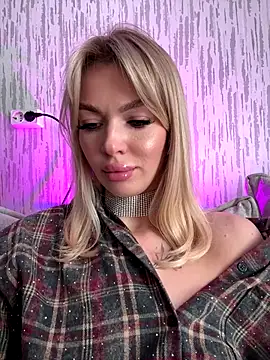 Snapshot of miss_veroNika chatting on October 18, 3:53 am miss veroNika online show from October 18, 3:53 am