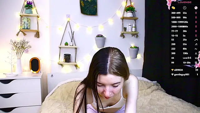 Snapshot of EmmieBlade chatting on September 27, 7:43 pm EmmieBlade online show from September 27, 7:43 pm