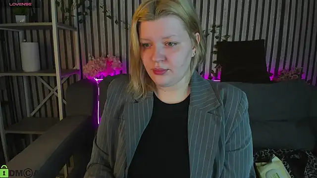 Michele Greenn online show from June 11, 12:09 am