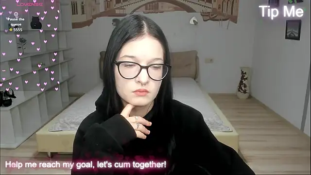 AlicaMoons online show from November 26, 6:25 am