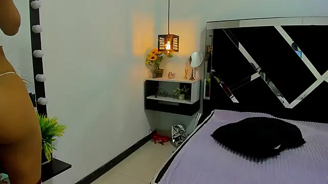 Snapshot of iisabella_noa chatting on September 11, 1:00 pm iisabella noa online show from September 11, 1:00 pm