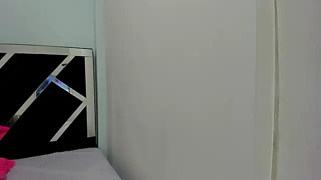Snapshot of iisabella_noa chatting on September 24, 12:59 pm iisabella noa online show from September 24, 12:59 pm