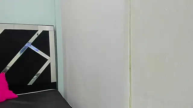 Snapshot of iisabella_noa chatting on September 15, 12:35 pm iisabella noa online show from September 15, 12:35 pm