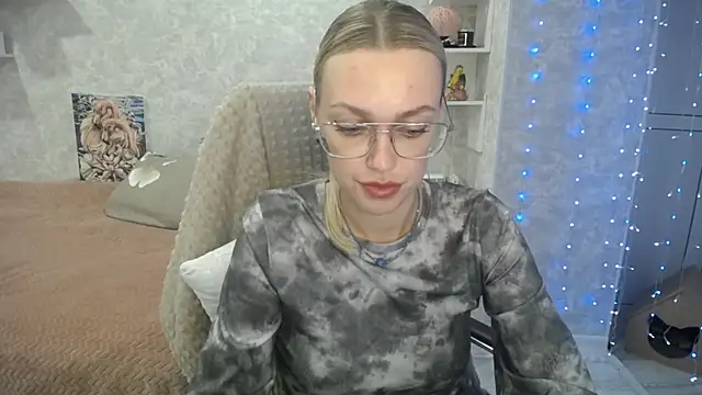 Snapshot of NickyAdamidi chatting on September 26, 4:26 pm NickyAdamidi online show from September 26, 4:26 pm