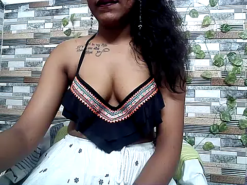Snapshot of HOT_AARVI11 chatting on October 14, 3:58 pm HOT AARVI11 online show from October 14, 3:58 pm