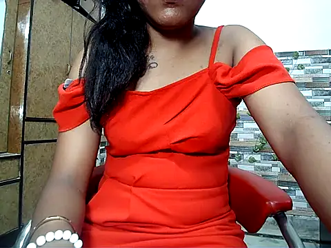 Snapshot of HOT_AARVI11 chatting on October 1, 8:41 am HOT AARVI11 online show from October 1, 8:41 am