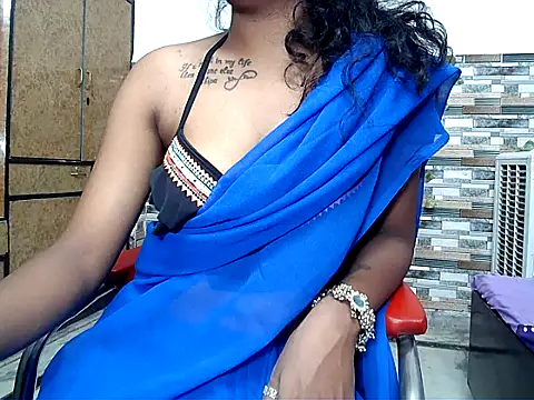 Snapshot of HOT_AARVI11 chatting on September 17, 10:52 pm HOT AARVI11 online show from September 17, 10:52 pm