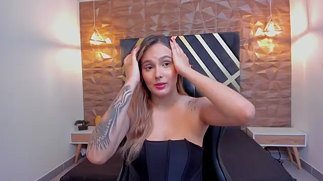 Emmaa white  online show from November 8, 5:40 pm