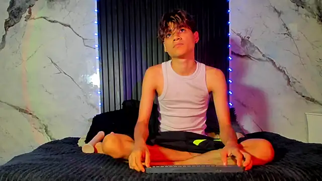 spicy adonhis online show from November 22, 1:03 pm