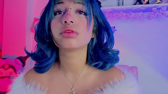 zoelight18 online show from February 2, 10:36 am