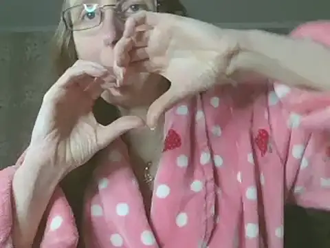 CandiCole online show from April 17, 6:37 am