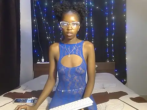 Snapshot of wild_smile chatting on October 1, 12:59 am wild smile online show from October 1, 12:59 am