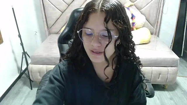 Velvet Moon V online show from November 12, 1:09 pm