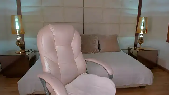 Emmy jacksson online show from October 9, 6:01 pm