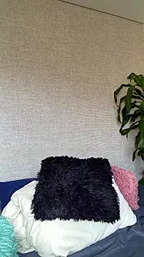 Lily June online show from August 7, 9:11 pm