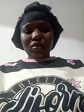 SweetHoney21  online show from July 24, 6:00 am