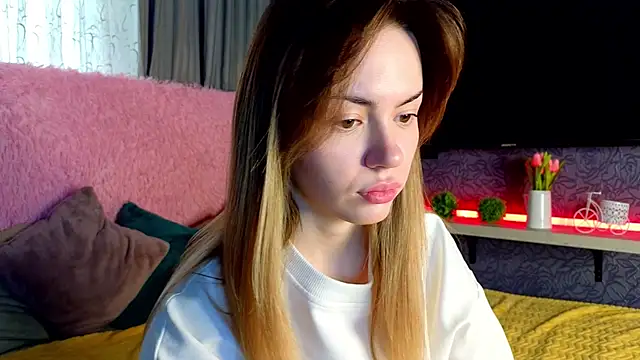 telari0l0ve online show from January 8, 8:40 am