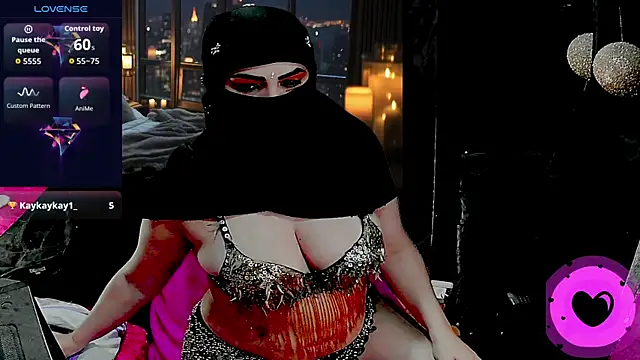 SultanaLayla online show from November 8, 8:25 pm