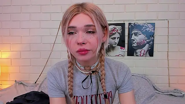 Blondy Fina online show from September 22, 5:28 am