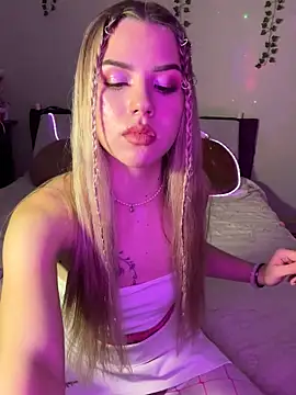 Snapshot of NastyaKiss1 chatting on October 18, 8:43 pm NastyaKiss1 online show from October 18, 8:43 pm