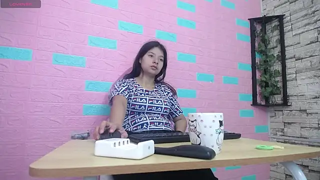 maily can online show from November 27, 12:52 pm