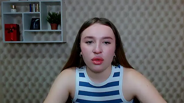 JuliaTopp  online show from March 1, 6:46 am