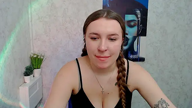 JuliaTopp  online show from February 11, 11:23 am
