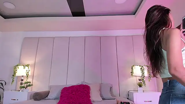 mia rousse25 online show from September 9, 1:44 pm