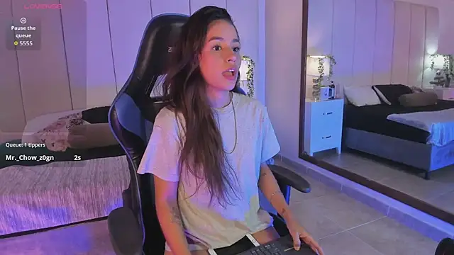 mia rousse25 online show from December 2, 1:35 pm