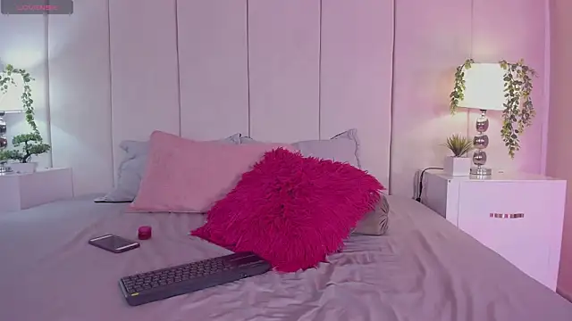 mia rousse25 online show from September 13, 2:03 pm