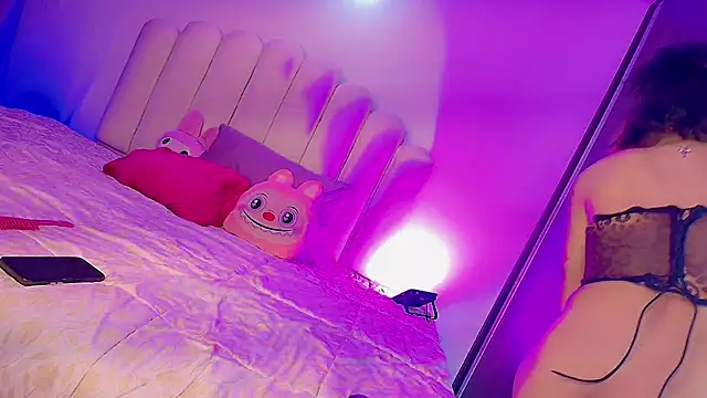 Eboney Hott online show from November 22, 7:55 am