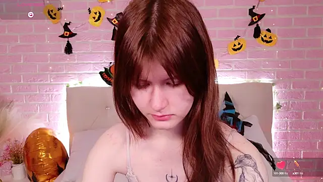 Snapshot of Aria_Vox chatting on October 15, 7:22 am Aria Vox online show from October 15, 7:22 am